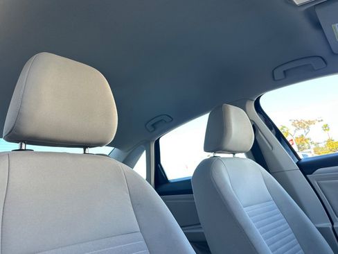 Used 2022 Volkswagen Jetta S image 17