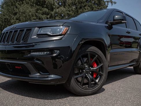 Used 2016 Jeep Grand Cherokee SRT AWD/4WD image 5