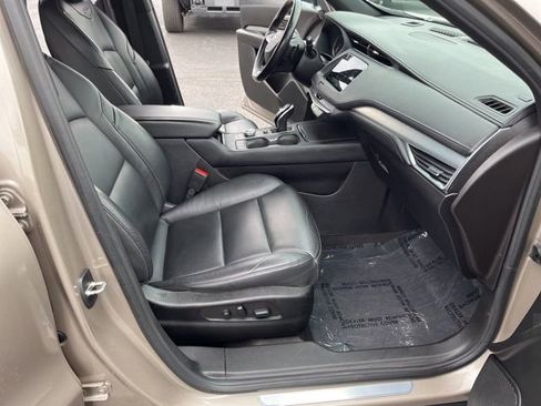 Used 2023 Cadillac XT4 Premium Luxury w/ Cold Weather Package FWD image 29