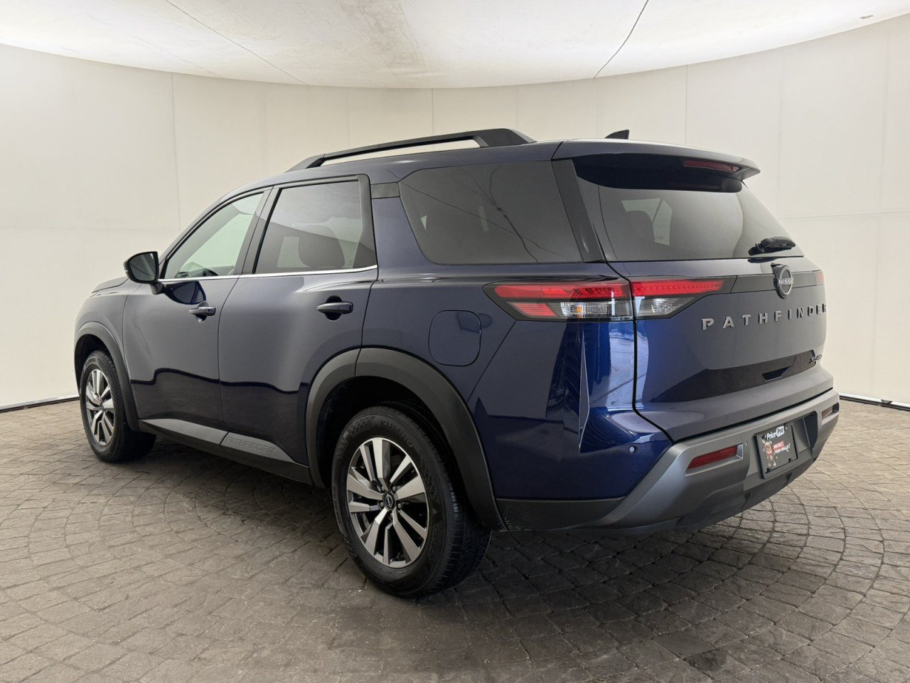 Used 2026 Nissan Pathfinder SL AWD/4WD image 5