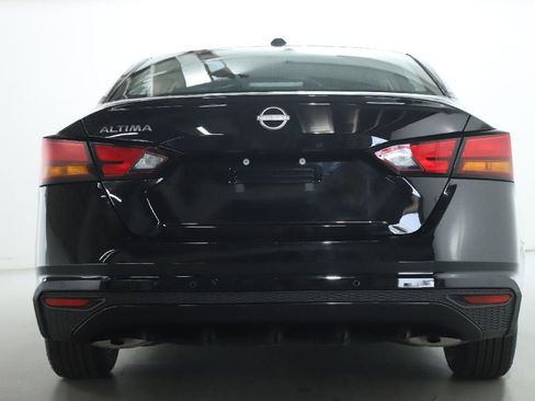 Certified 2025 Nissan Altima 2.5 SV FWD image 41
