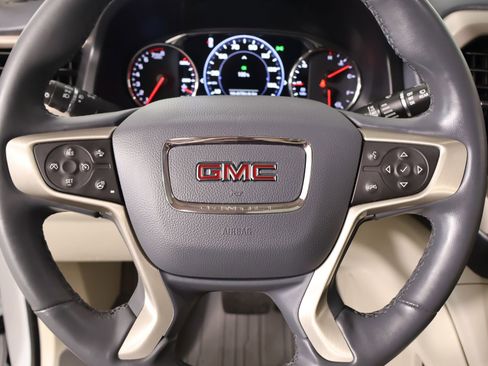 Used 2023 GMC Acadia Denali w/ Denali Ultimate Package AWD/4WD image 3