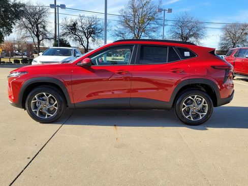 New 2026 Chevrolet Trax LT image 2