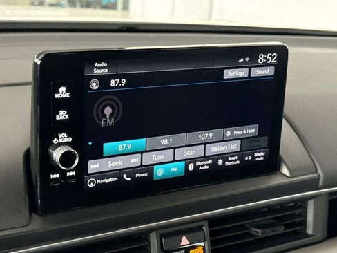 Certified 2025 Honda Pilot Touring image 15