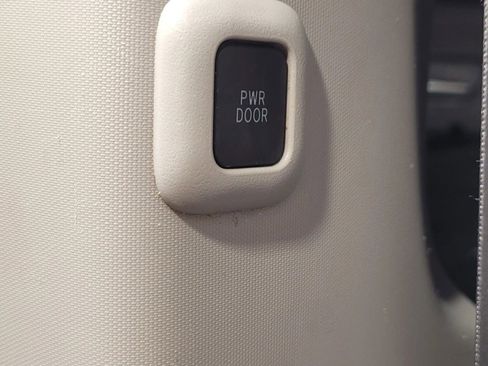 Used 2016 Toyota Sienna XLE image 48