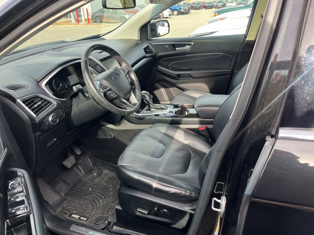 Used 2015 Ford Edge Titanium AWD/4WD image 4