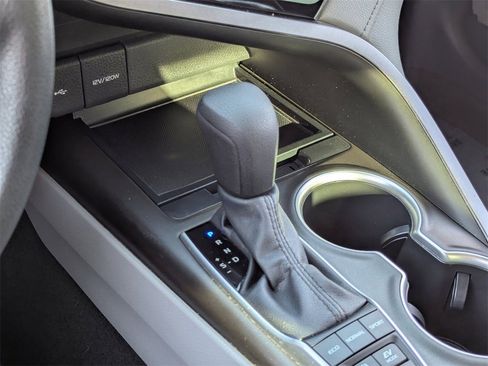 Used 2021 Toyota Camry LE image 27