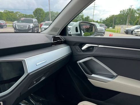 Used 2020 Audi Q3 2.0T Premium w/ Convenience Package AWD/4WD image 19