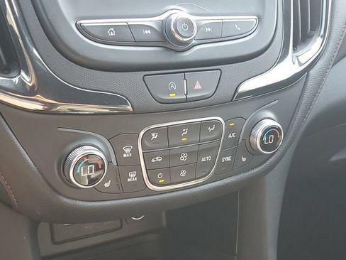 Certified 2024 Chevrolet Equinox RS FWD image 27