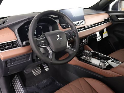 New 2025 Mitsubishi Outlander SEL image 31