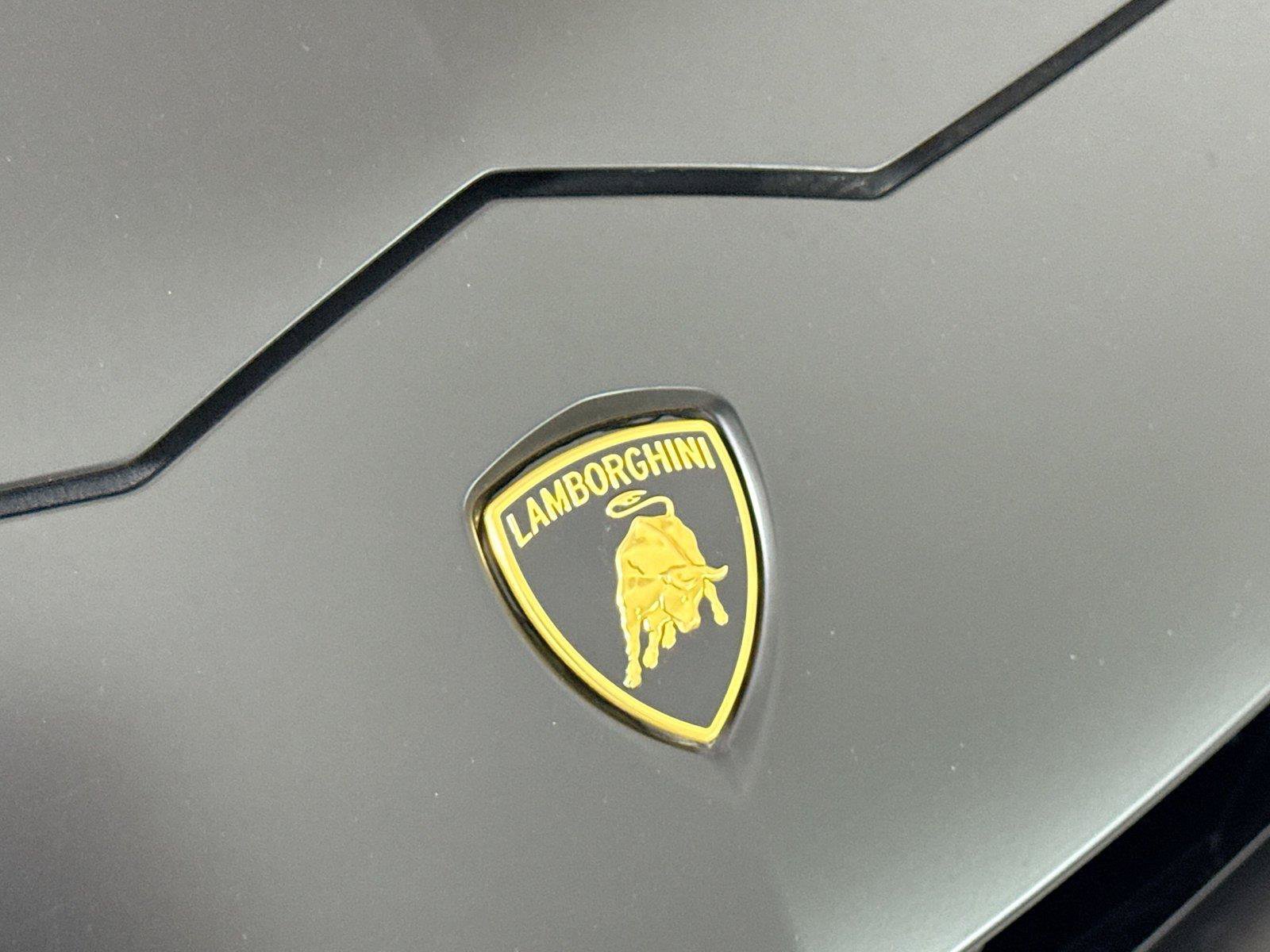 Used 2022 Lamborghini Urus AWD/4WD image 36