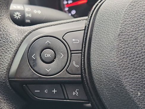 Used 2021 Toyota RAV4 LE image 27