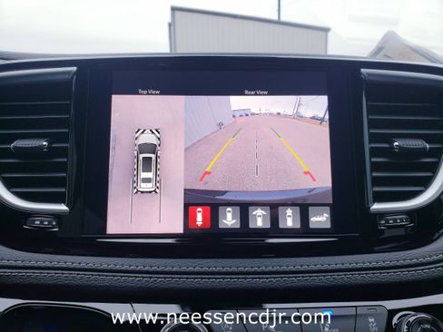 New 2026 Chrysler Pacifica Limited image 27