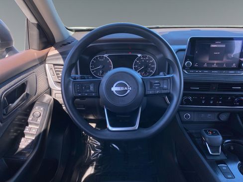 Used 2023 Nissan Rogue S image 12