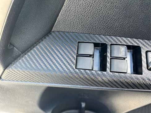 Used 2013 Toyota RAV4 XLE AWD/4WD image 47