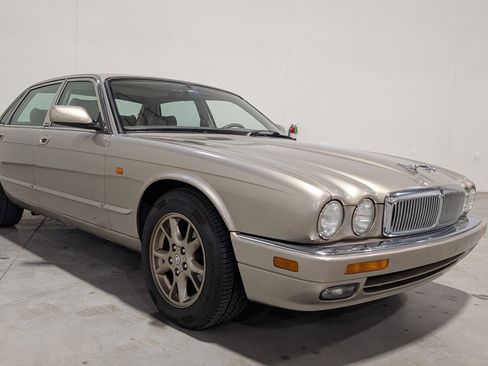 Used 1996 Jaguar XJ6 RWD image 20