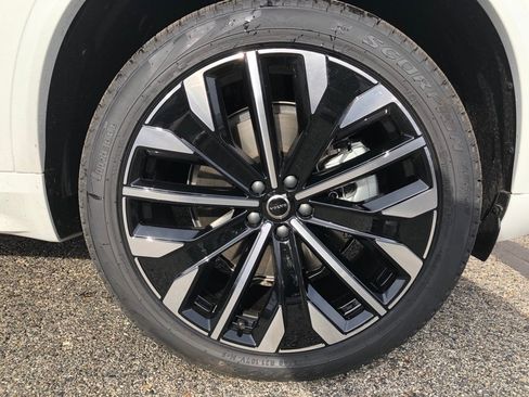 New 2026 Volvo XC90 B6 Ultra image 9