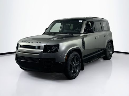Used 2025 Land Rover Defender 110 X-Dynamic SE image 1
