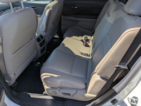 Used 2021 Honda Pilot Touring image 27
