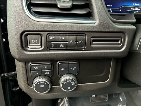 Used 2022 Chevrolet Tahoe RST image 18