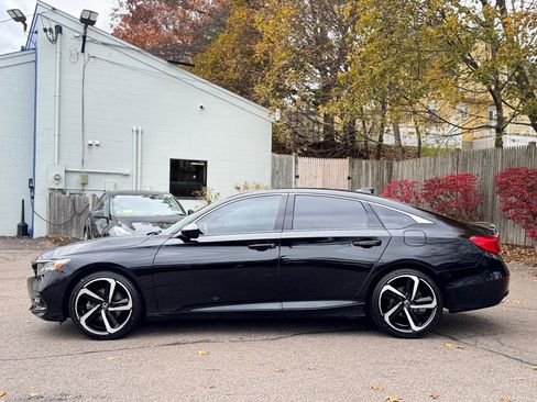 Used 2020 Honda Accord Sport image 3