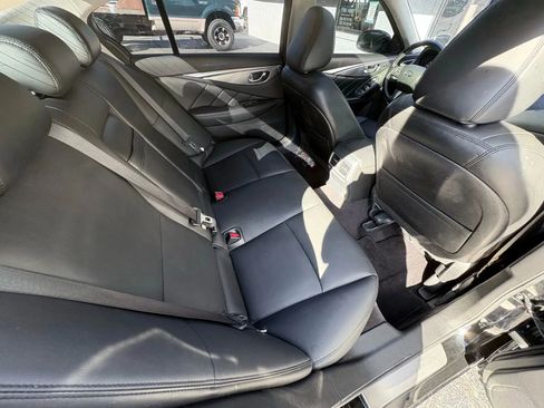 Used 2016 INFINITI Q50 3.0t Premium w/ Driver Assistance Package image 18