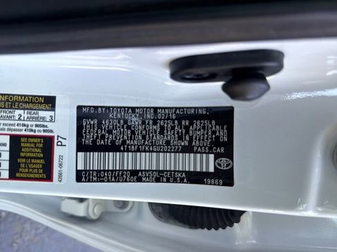 Used 2016 Toyota Camry SE w/ Moonroof Package FWD image 30