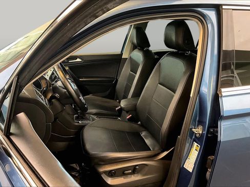Used 2019 Volkswagen Tiguan SE w/ Panoramic Sunroof Package FWD image 8