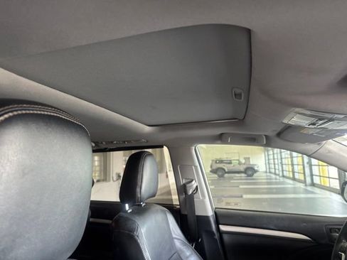 Used 2018 Toyota Highlander XLE FWD image 9