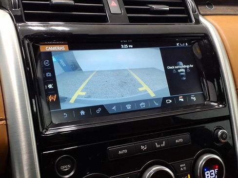 Used 2019 Land Rover Discovery HSE Luxury image 14