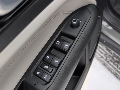 Used 2024 Jeep Compass Limited image 22