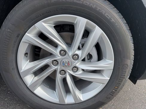 New 2026 Buick Envista Preferred image 2