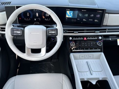 Used 2026 Hyundai Santa Fe SEL FWD image 16