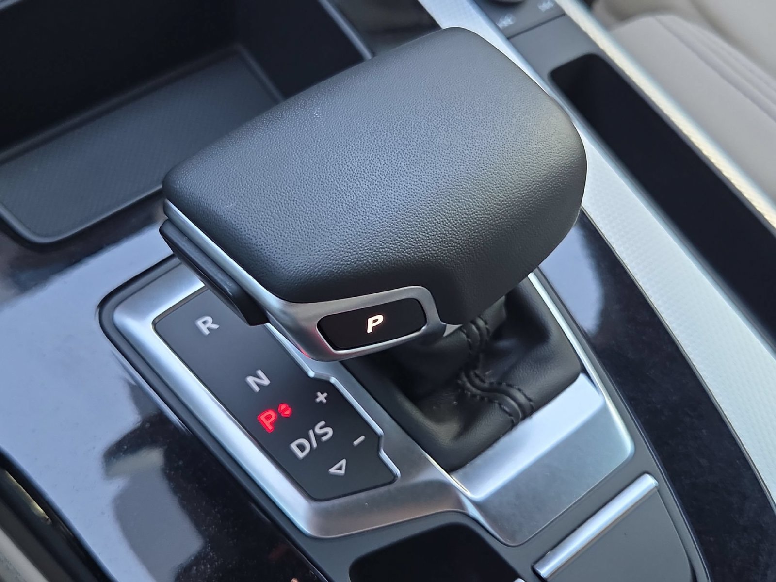 Used 2024 Audi Q5 2.0T Premium Plus AWD/4WD image 16