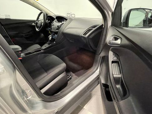 Used 2017 Ford Focus SE FWD image 22