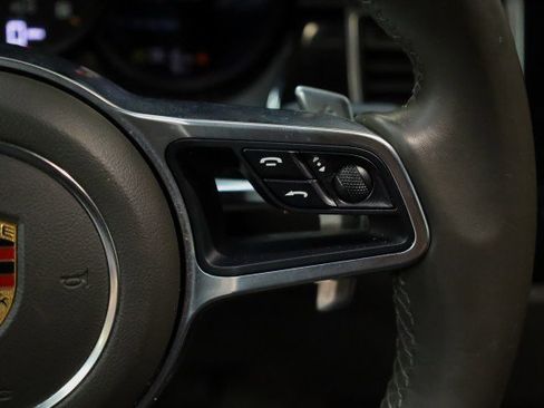 Used 2018 Porsche Macan image 9