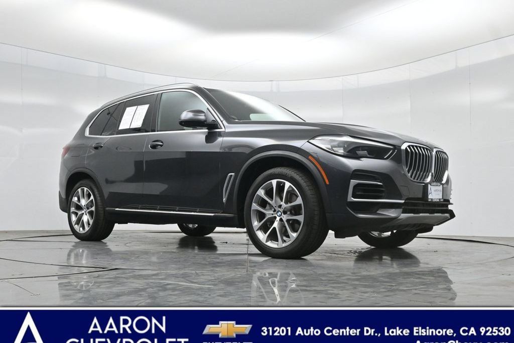 Used 2023 BMW X5 xDrive40i AWD/4WD image 2