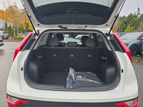 New 2026 Kia Niro LX image 25