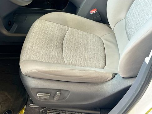 Used 2023 Toyota Sienna LE FWD image 18