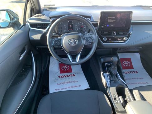Used 2025 Toyota Corolla SE image 18