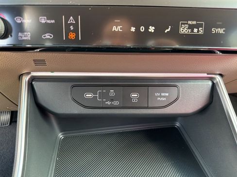 New 2026 Kia Carnival LX image 41