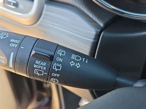 Used 2019 Jeep Grand Cherokee Altitude image 27