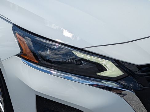Certified 2023 Nissan Altima 2.5 S FWD image 10