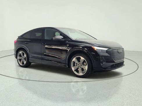 Used 2024 Audi Q4 e-tron Premium Plus w/ Premium Plus AWD/4WD image 3