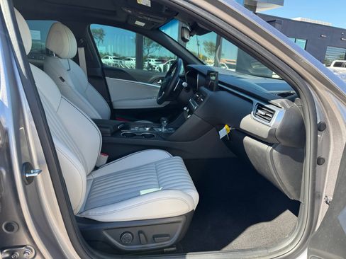 Used 2025 Genesis G70 3.3T Advanced image 19