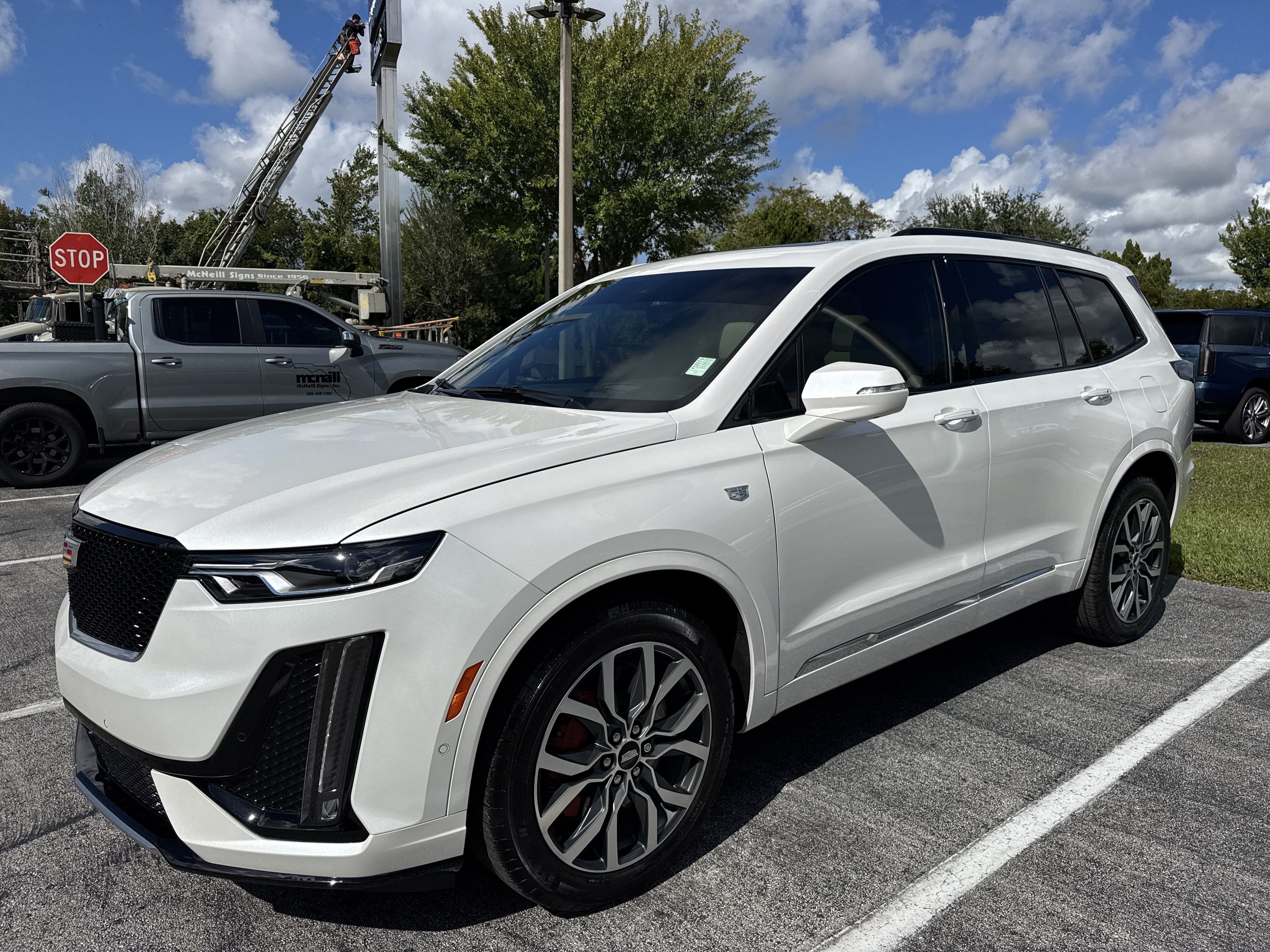 Used 2024 Cadillac XT6 Sport w/ Technology Package AWD/4WD image 1