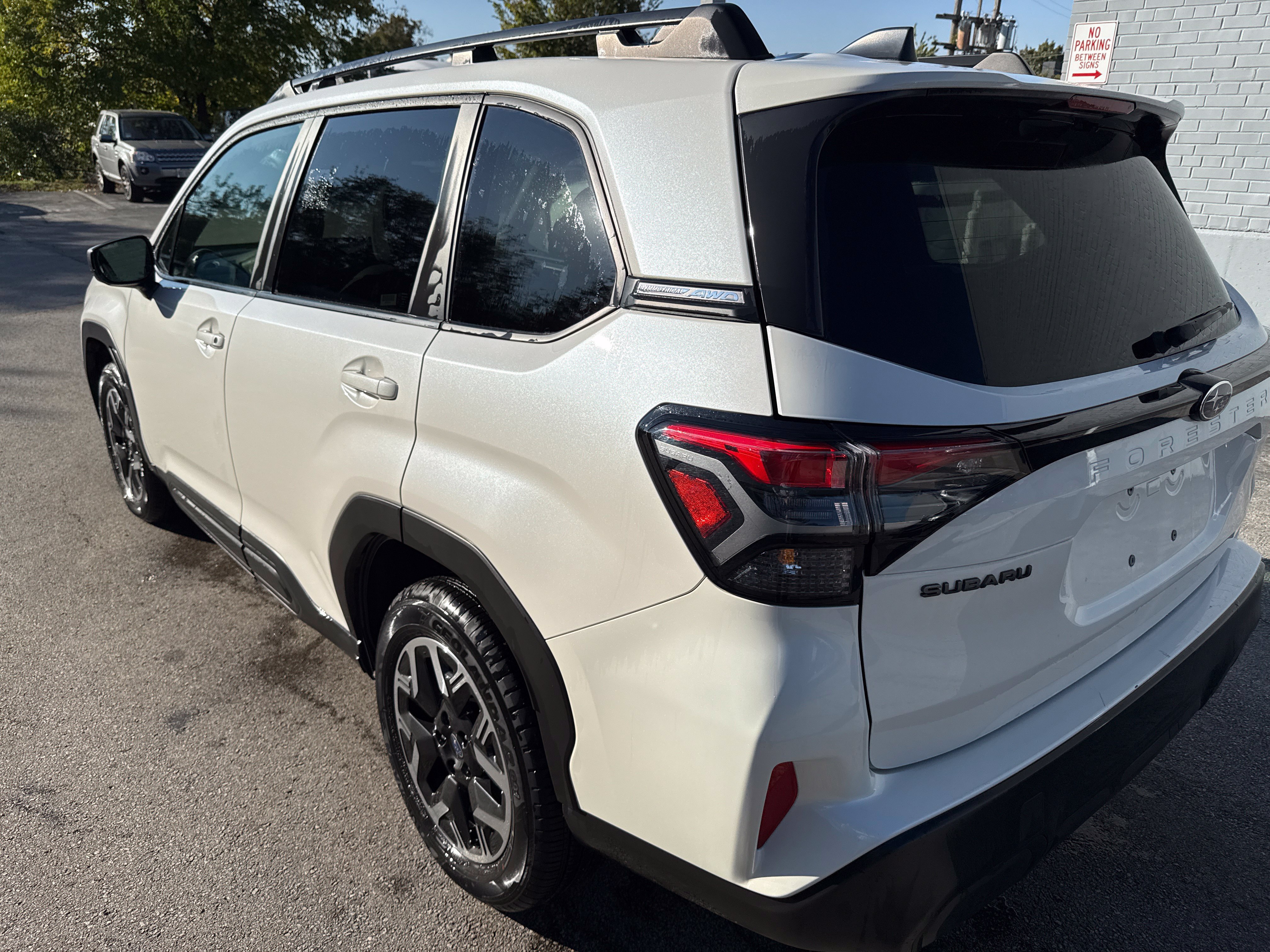Used 2025 Subaru Forester Premium AWD/4WD image 3