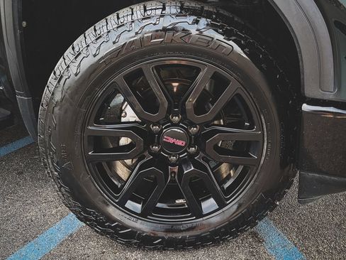 Used 2019 GMC Sierra 1500 Elevation w/ Elevation Value Package AWD/4WD image 2