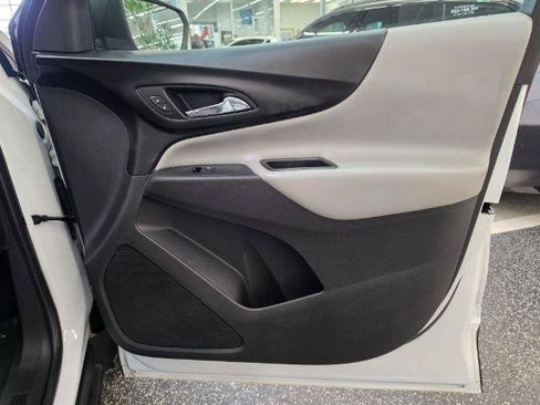 Used 2018 Chevrolet Equinox LS FWD image 28