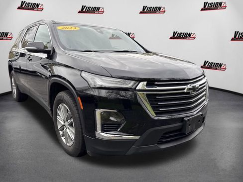 Used 2023 Chevrolet Traverse LT AWD/4WD image 3